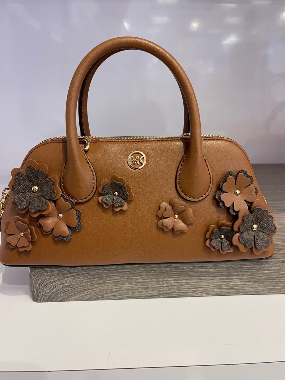 MICHAEL KORS Petra Sm Signature Logo Floral Embellished Crossbody
Luggage
NWT - Picture 2 of 15